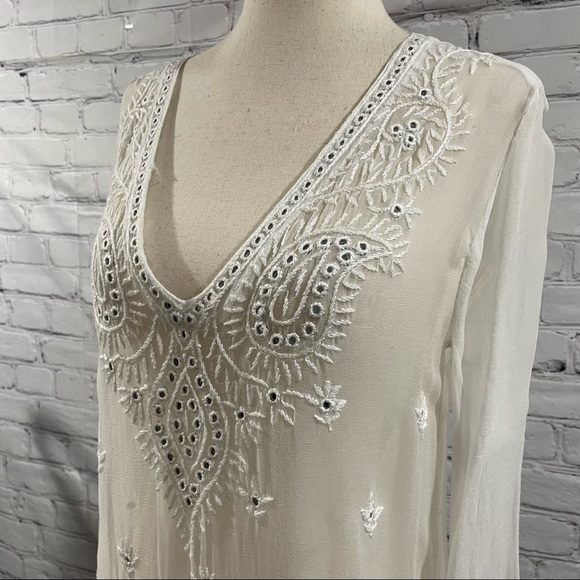 GUL white sheer eyelet cover-up🏖 get away, take away on your Vacay size medium - Picture 4 of 7